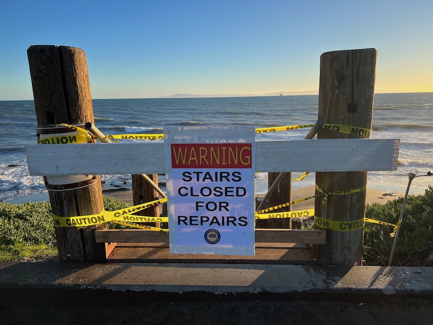 Beach staircase closed indefinitely